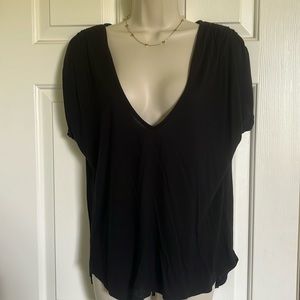 EUC Black Deep V neck Tee. Rouched shoulders. Oversized.
